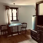 Undfein Boutique